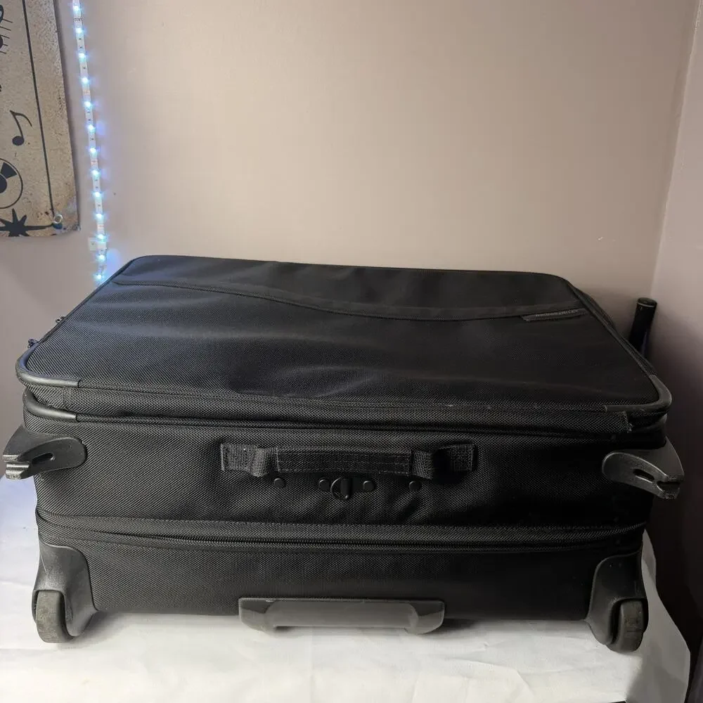 BRIGGS & RILEY ‘Baseline’ Black Nylon Deluxe 2-Wheeled Garment Bag